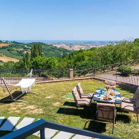 شقة Gradisca Sea & Hills View In